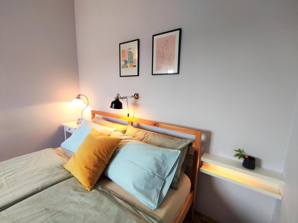 Apartment For Two 200M From The Beach Pula Exterior photo