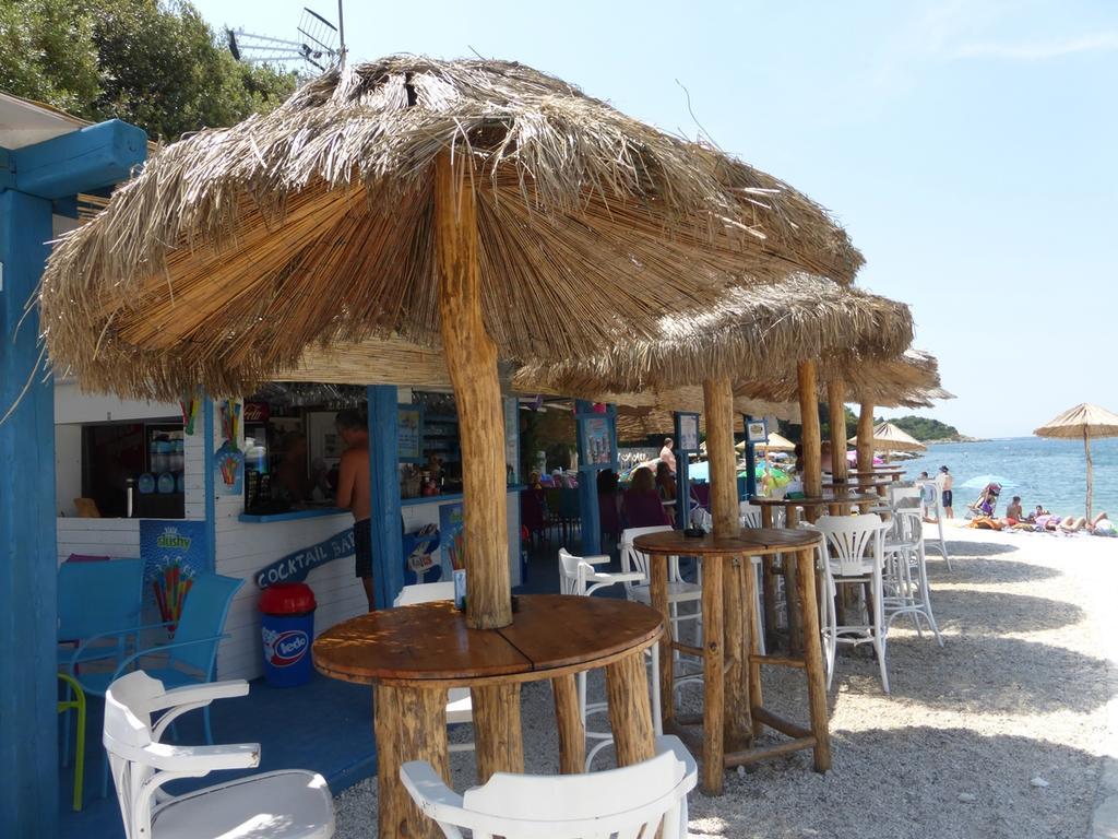 Apartment For Two 200M From The Beach Pula Exterior photo