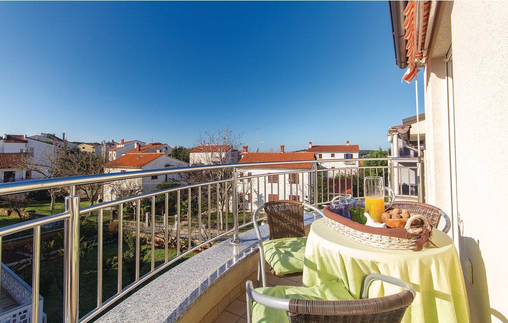 Apartment For Two 200M From The Beach Pula Exterior photo