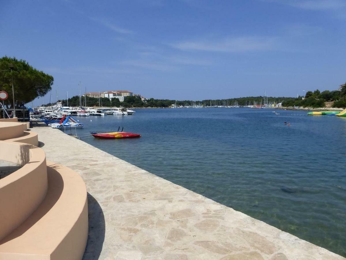 Apartment For Two 200M From The Beach Pula Exterior photo
